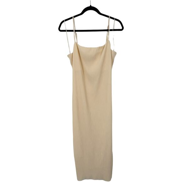 Astr Dresses & Skirts - Astr the Label pleated sleeveless dress cream size Medium M